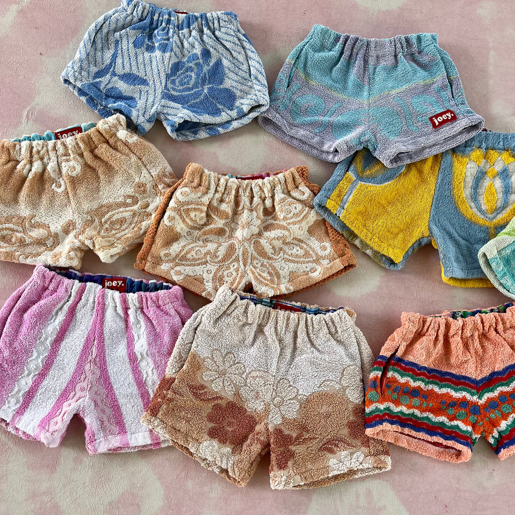 JOEY VINTAGE TOWEL SHORTS - PASTEL PINK CANDY STRIPES - 4-5 YEARS