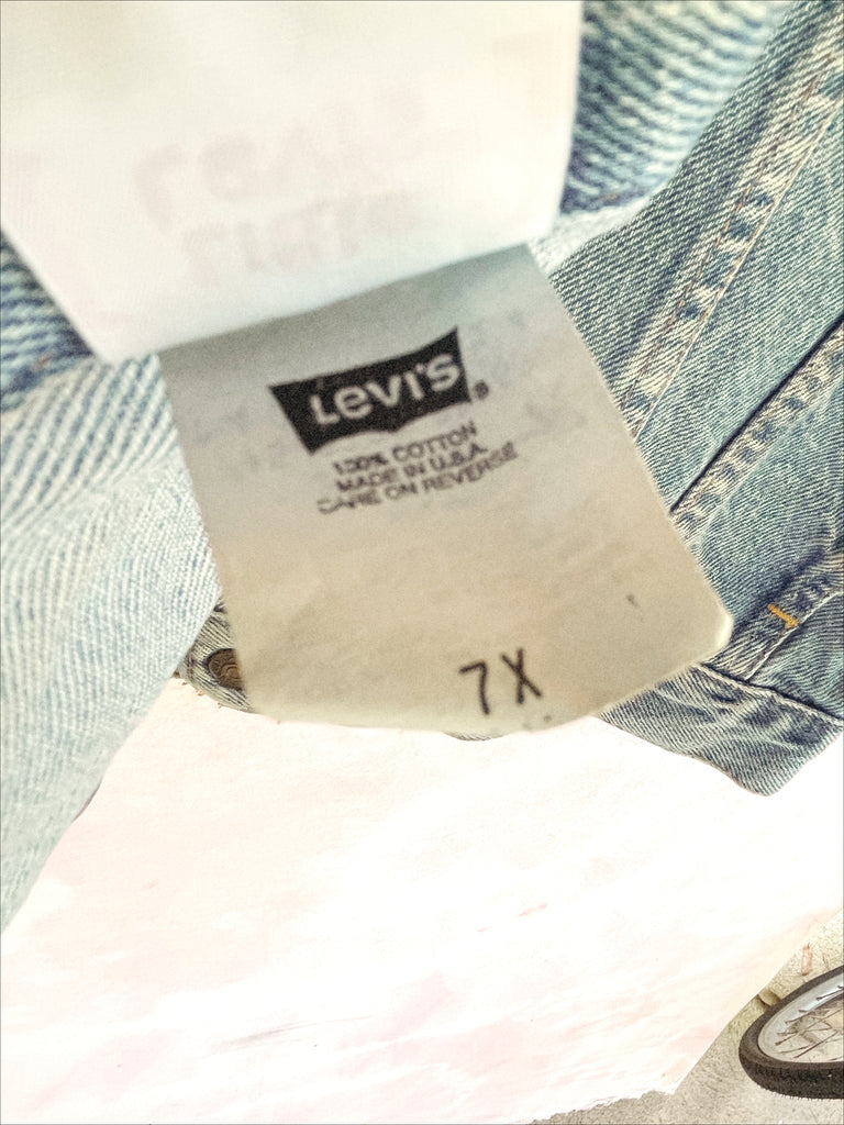VINTAGE LEVIS DENIM JACKET - 70s/80s - 7 YEARS